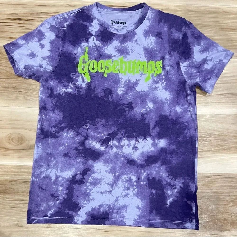 Goosebumps Purple Tie Dye Graphic Tee Shirt Women’s Medium
